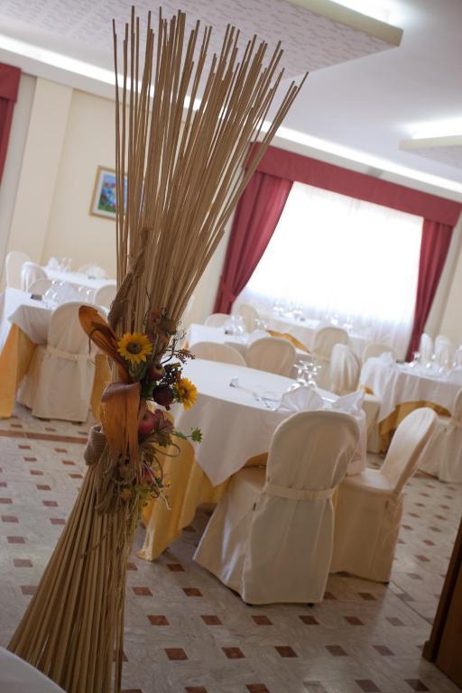 Hotel Vittoria วาสโต ภายนอก รูปภาพ